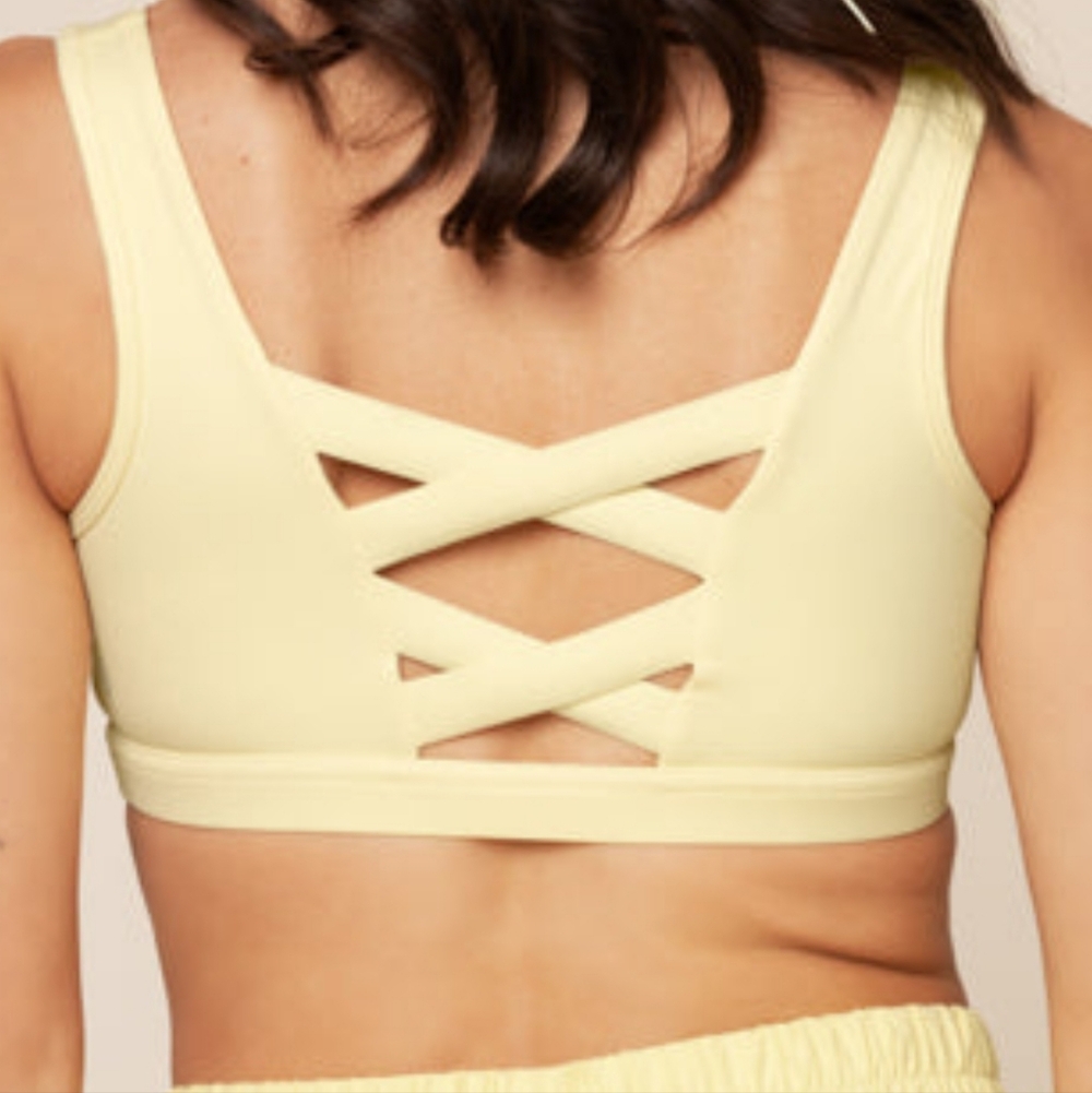 POPFLEX Crisscross-Back Bra in Pale Yellow